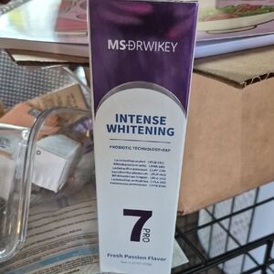 MS.DRWIKEY Intense Whitening 7 Pro - Fresh Passion (Purple & White)